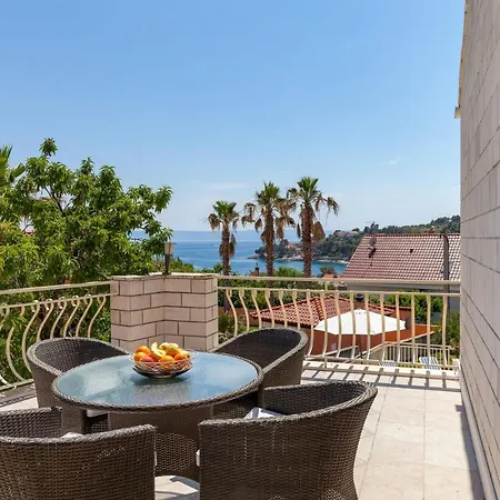 Sleeps 8 Pool Air Con Wifi T739253 Villa *