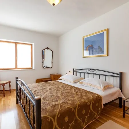 Sleeps 8 Pool Air Con Wifi T739253 Villa